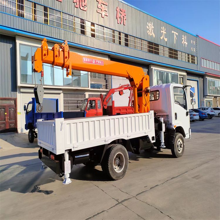 平城区三轮随车吊定制 农用改装机自备吊中瑞长期出售